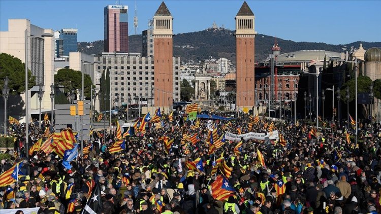 Katalanlar, İspanya-Fransa hükümetler arası zirveyi protesto etti