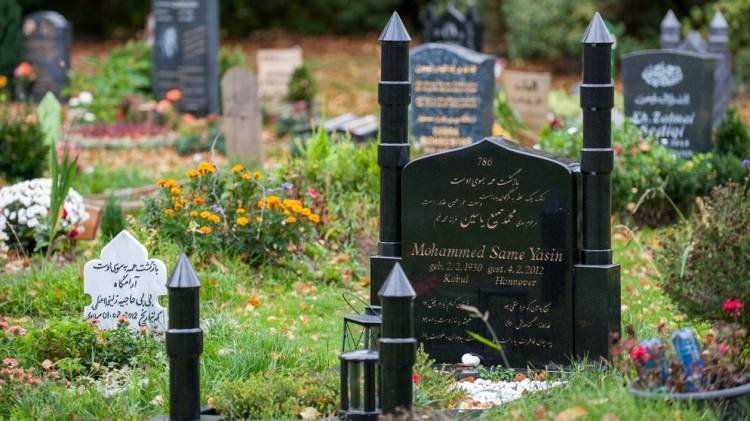 Berlin'de Müslümanlar mezarlık sorununa "acil" çözüm bekliyor