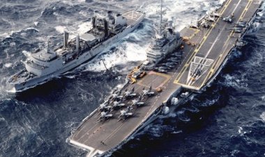 Türkiye'ye girmesi engellenen asbestli uçak gemisi okyanusta batırıldı