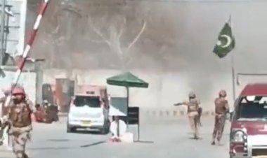 Pakistan'da polis noktasına bombalı saldırı