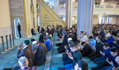 Rusya'daki camilerde "asrın felaketi"nde vefat eden ve yaralananlar için dua edildi