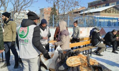 İyilik elçileri depremzedelerin yaralarını sarmaya devam ediyor