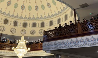 Hollanda’da "asrın felaketi"nde vefat edenler için gıyabi cenaze namazı kılındı