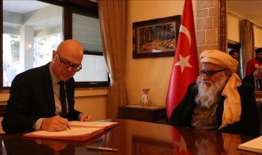 Afgan Kızılayı, depremzedeler için yaklaşık 940 bin Türk lirası yardımda bulundu