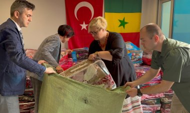 Senegal'de depremzedeler için 3 ton yardım malzemesi toplandı