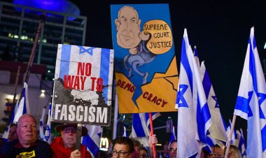 On binlerce kişi Netanyahu hükümetini protesto etti