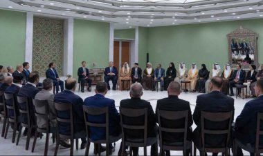 Arap ülkelerinden parlamenterler Şam'da Esad'la görüştü