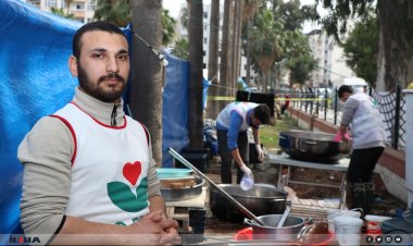 İslami STK gönüllüleri: Allah rızası için elimizden gelen her şeyi yapmaya çalışıyoruz
