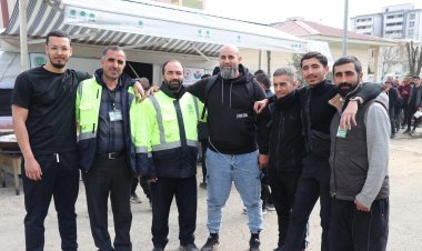 Fransa'dan gelip Umut Kervanı aracılığıyla depremzedelere yardım ulaştırdılar