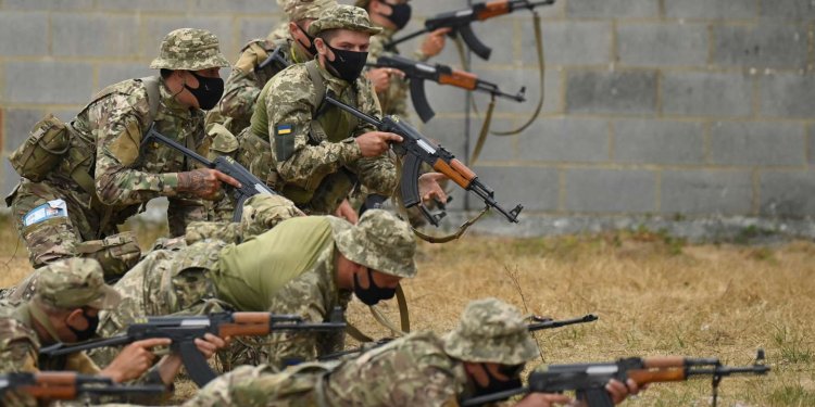 Fransa, Ukraynalı askerleri Polonya'da eğitecek