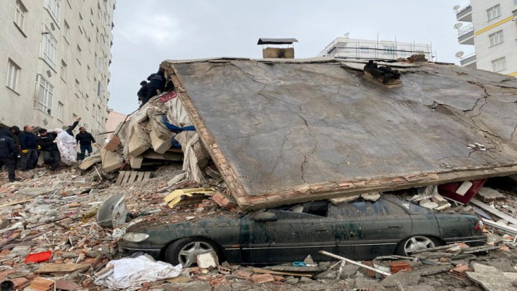 Rus deprem uzmanı: Türkiye'deki deprem muazzam büyüklükte ve benzersiz