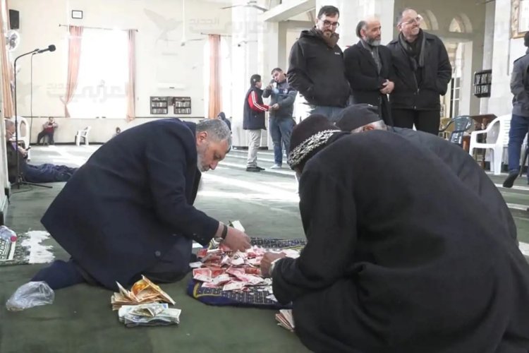 Filistin'deki camilerde depremzedeler için yardım toplandı