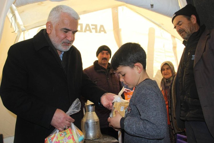 HÜDA PAR Genel Başkanı Yapıcıoğlu, Malatya’da depremzedelerle bir araya geldi