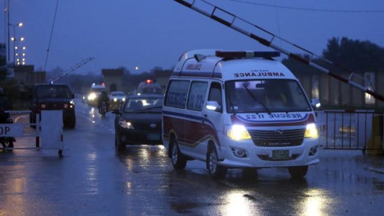 Pakistan'da trafik kazası: 15 kişi öldü