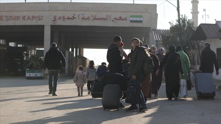 Suriyeli depremzedeler dayanışmak için bir araya geliyor