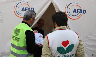 Çadırkentte yeni doğan bebeğe Umut Kervanı kucak açtı