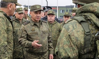 Rusya Savunma Bakanı Şoygu, Ukrayna’da savaşan Rus askerlerini denetledi