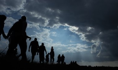 AB Komisyonundan İngiltere'nin düzensiz göçle mücadele yasa tasarısına tepki