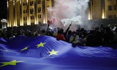 Gürcistan'da protestolara neden olan yasa tasarısı geri çekildi
