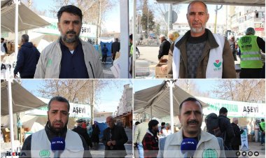 Depremzedelere yardımcı olmak için günlerce ailelerinden uzak kalıyorlar