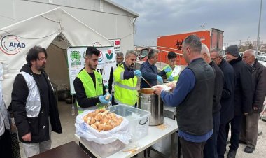 IHO EBRAR Malatya’daki depremzedelere gıda ve nakdi yardımda bulundu