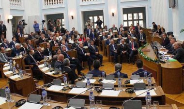 Karadağ'da Cumhurbaşkanı meclisi feshetti