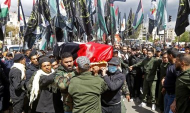 İşgal rejiminin katlettiği Ali El-Esved için Şam'da cenaze merasimi yapıldı