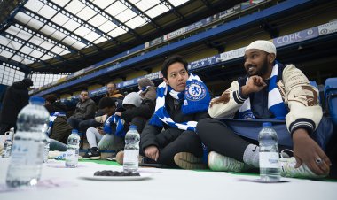 İngiltere'nin en büyük futbol takımlarından Chelsea, stadında iftar vererek bir ilke imza attı