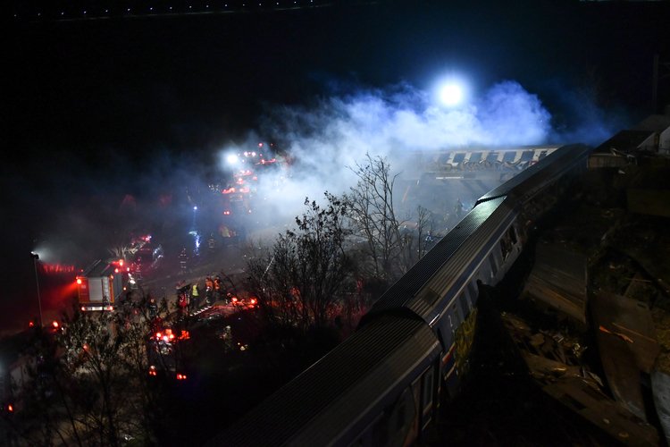 Yunanistan'da tren kazası: 32 kişi hayatını kaybetti