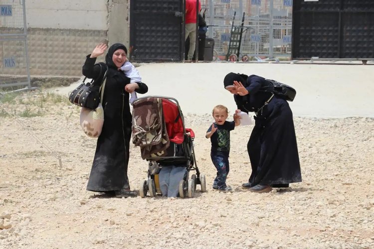 Türkiye'deki depremler sonrası 40 binden fazla Suriyeli ülkesine döndü