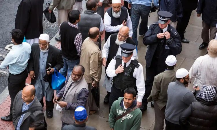 İngiliz hükümetinin yeni "aşırıcılık" tanımının, Müslümanları orantısız şekilde hedef alabileceği uyarısı