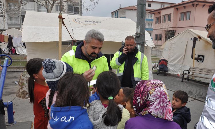 IHO EBRAR Malatya’daki depremzedelere gıda ve nakdi yardımda bulundu