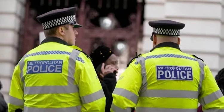 İngiltere'de yayımlanan rapor: Londra polis teşkilatı, kurumsal olarak "ırkçı"