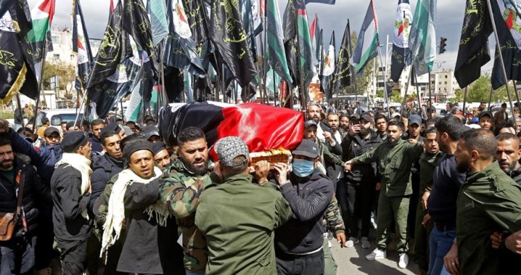 İşgal rejiminin katlettiği Ali El-Esved için Şam'da cenaze merasimi yapıldı