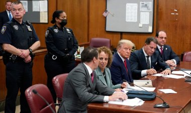 ABD siyasetinde bir ilk: Trump hakim karşısına çıktı