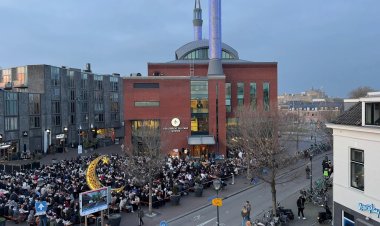 Hollanda'da "Cami Meydanı"nda 1500 kişilik sokak iftarı düzenlendi