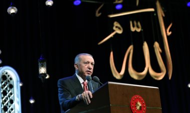 Cumhurbaşkanı Erdoğan: Kur'an-ı Kerim ile bağı kesilen Müslüman, kalbi çalışmayan bir beden gibidir