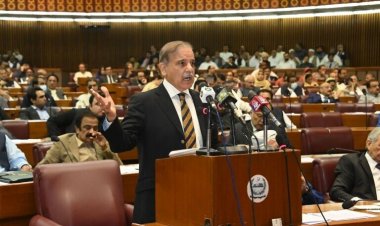 Pakistan Başbakanı Şerif, parlamentoda güvenoyu aldı