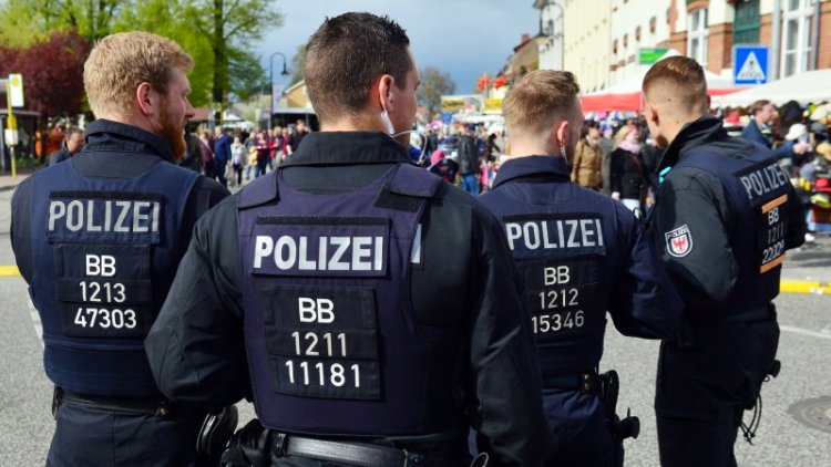 Rapor: Alman polisi Müslümanlara karşı daha ön yargılı davranıyor