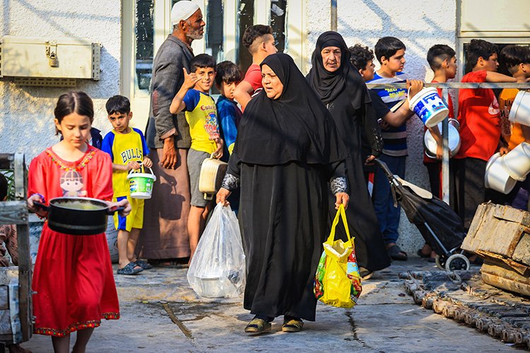 Bağdat'ta açılan aşevi ramazanda yoksulları doyuruyor