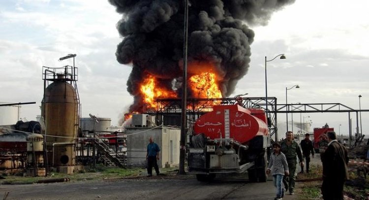 Deyrizor’da rafineri çalışanlarını taşıyan araca düzenlenen roketli saldırıda 10 kişi öldü
