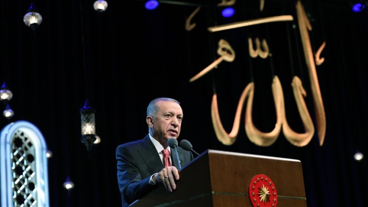 Cumhurbaşkanı Erdoğan: Kur'an-ı Kerim ile bağı kesilen Müslüman, kalbi çalışmayan bir beden gibidir
