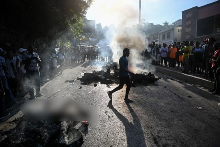 Haiti'de öfkeli kalabalık, polisin elinden aldığı 13 'çete üyesini' diri diri yaktı