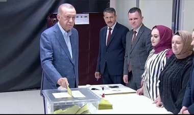 Cumhurbaşkanı Erdoğan oyunu kullandı, sonuçları İstanbul'da takip edecek