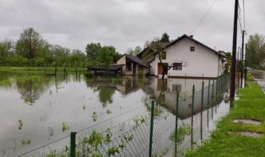 Bosna Hersek'te meydana gelen selde yüzlerce ev ve iş yerini su bastı
