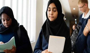 Fransa'da Müslüman öğrencilerin ramazandaki devamsızlık bilgilerinin istendiği iddiası