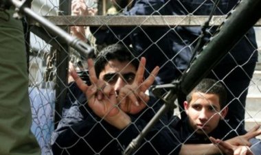 Siyonist işgal zindanlardaki onlarca çocuk esir kötü şartlarda tutuluyor