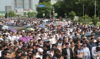 Çeçenler Volgograd’da Kur’an’a yapılan saygısızlığa karşı gösteri düzenledi