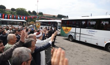 Hacı adayları kutsal topraklara uğurlanıyor