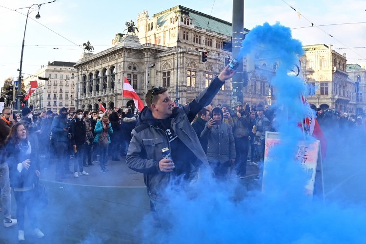 Avrupa başkentleri hayat pahalılığı karşısında giderek daha fazla protestoya sahne oluyor